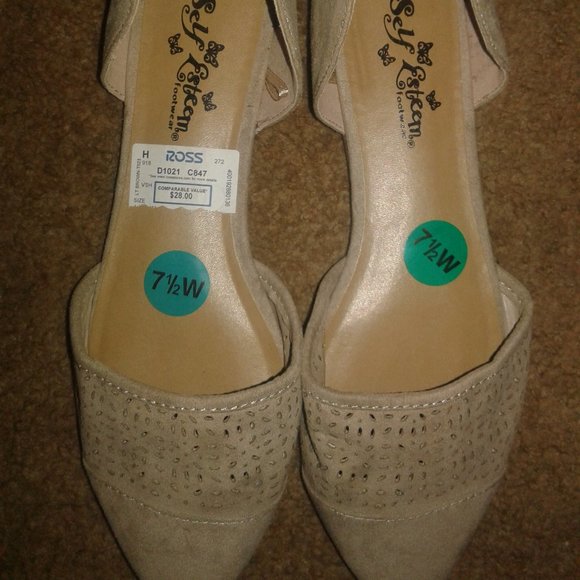 tan flats - Picture 1 of 5